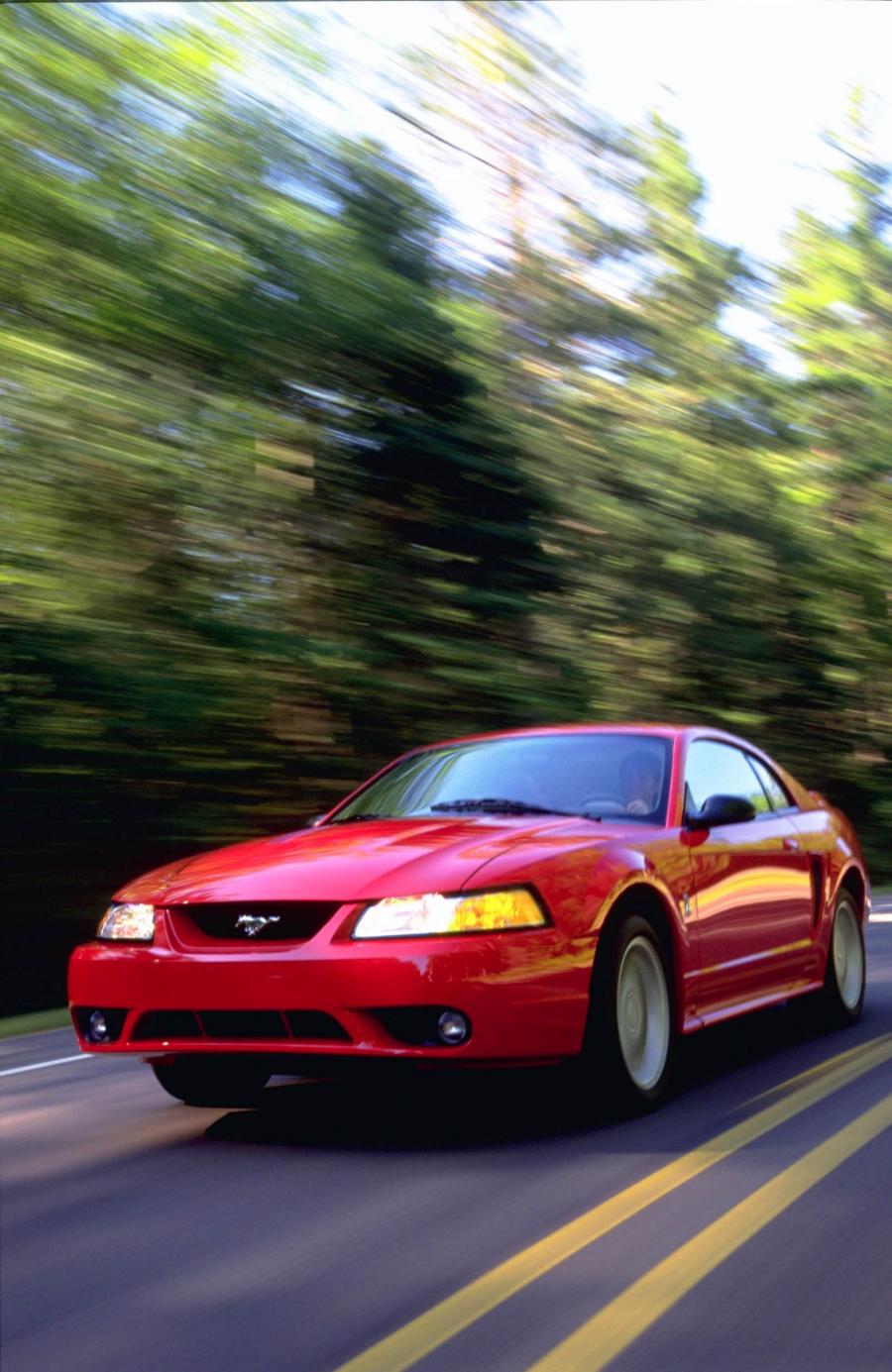  Ford Mustang SVT Cobra 1999 года  (фото 8 из 32)